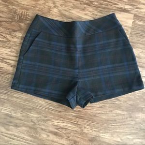 Forever 21 Black/Red/ Blue woven shorts size L